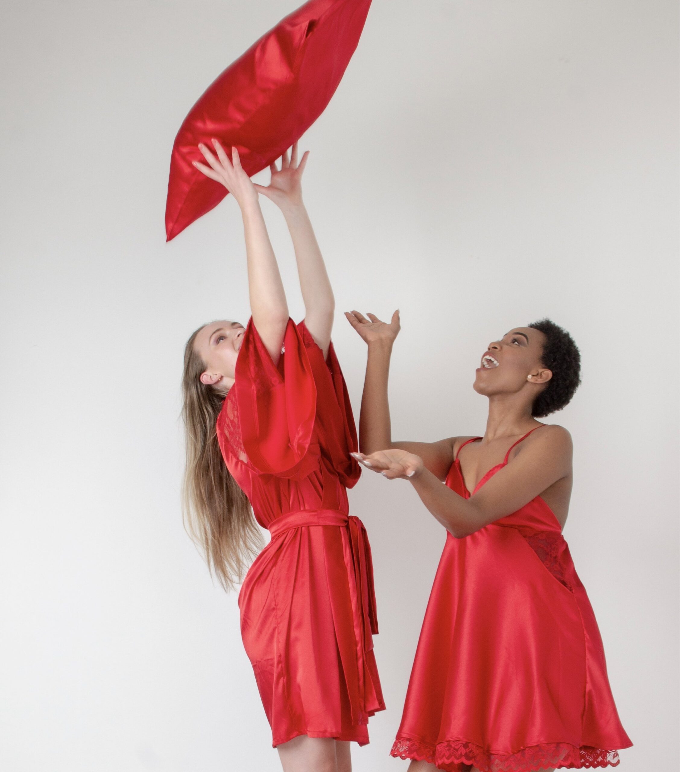 Ruby set satin pillowcases